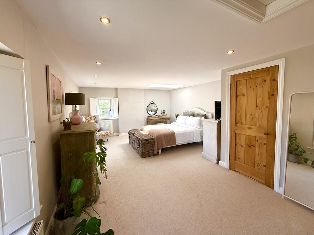 Principal bedroom