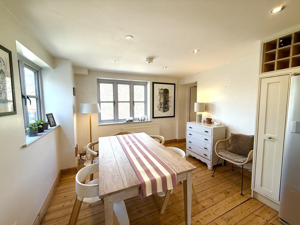 Kitchen breakfast room