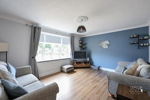 3 Swallowfield, Tamworth, B79 7SG