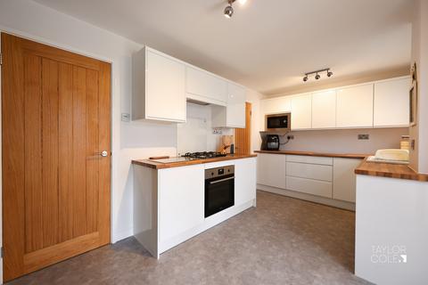 3 Swallowfield, Tamworth, B79 7SG
