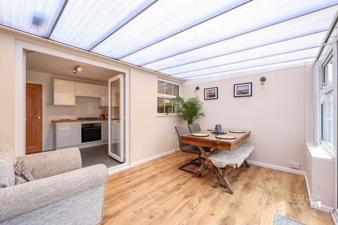 3 Swallowfield, Tamworth, B79 7SG