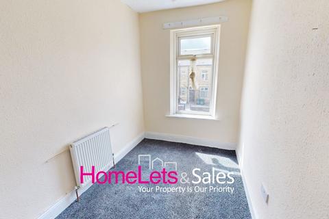 4 bedroom terraced house to rent, Marsland Place, Bradford BD3