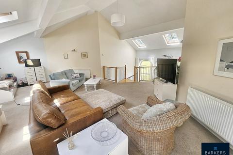 2 bedroom townhouse for sale, Latham Lane, Gomersal