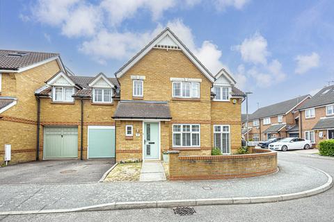3 bedroom semi-detached house for sale, Romsey Close, Benfleet, SS7