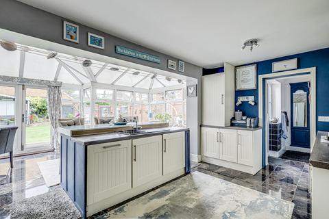 3 bedroom semi-detached house for sale, Romsey Close, Benfleet, SS7