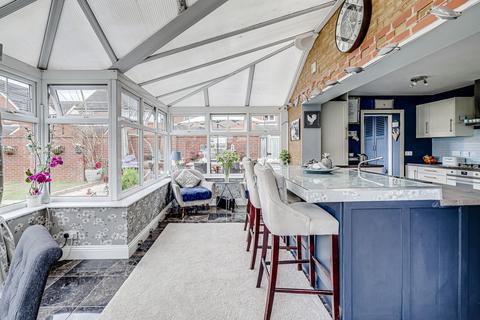 3 bedroom semi-detached house for sale, Romsey Close, Benfleet, SS7