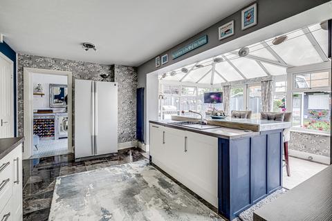 3 bedroom semi-detached house for sale, Romsey Close, Benfleet, SS7