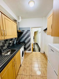 Studio to rent, Lea Bridge Road Leyton