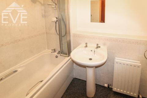 2 bedroom flat to rent, Drumry Road, Clydebank G81