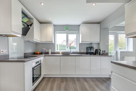 9 Cadoc Close, Caerwent, Caldicot, NP26 4QT