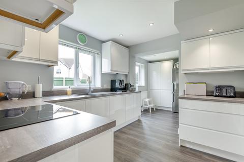 9 Cadoc Close, Caerwent, Caldicot, NP26 4QT
