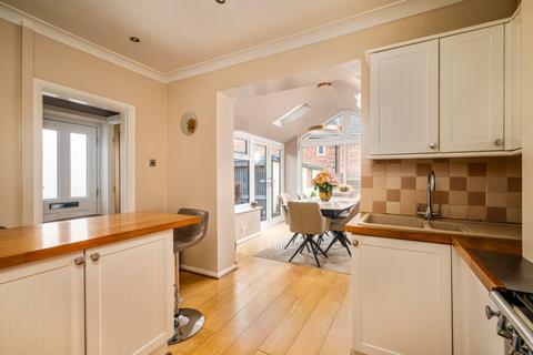 87 Whitehall Road, Drighlington, Bradford, BD11 1LN