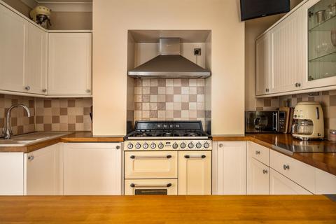 87 Whitehall Road, Drighlington, Bradford, BD11 1LN