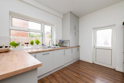 4 bedroom semi-detached house for sale, Lenham Road, Sutton SM1