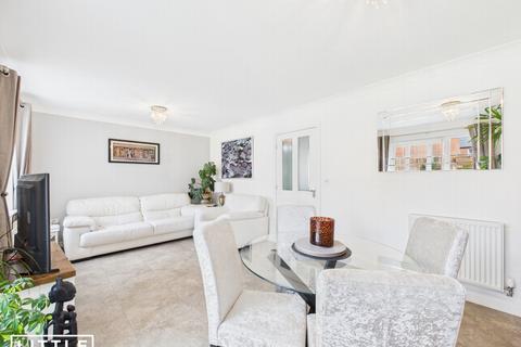4 bedroom detached house for sale, Covington Drive, St. Helens, WA9