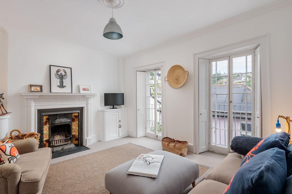 Drawing Room Bay House, 29 South Ford Road,...