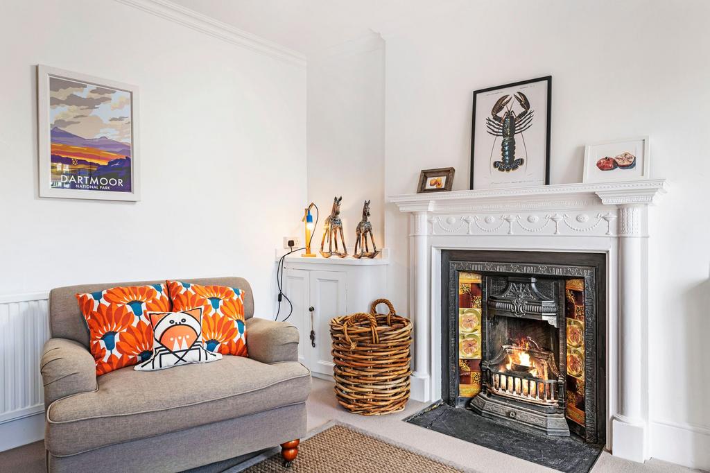 Drawing Room Bay House, 29 South Ford Road,...