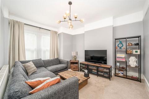 2 bedroom flat for sale, Hillreach, London SE18