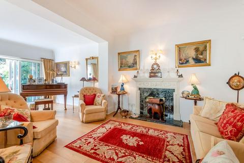 4 bedroom link detached house for sale, Middle Street, Shere