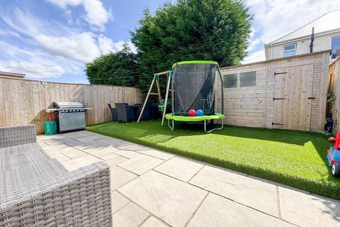 2 bedroom semi-detached house for sale, Kenmore Crescent, Greenside
