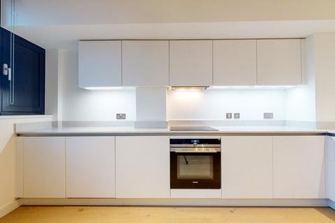 Studio to rent, Highgate Hill