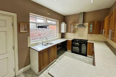 3 bedroom terraced house for sale, Queensgate, Heaton - For Sale by auction