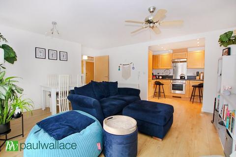 2 bedroom flat for sale, Yukon Road, Turnford