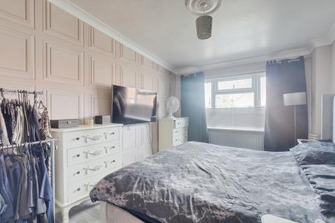 4 Townfield Walk, Great Wakering, Southend-on-sea, SS3 0PD