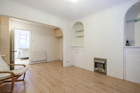 Studio to rent, Seal Road, Sevenoaks