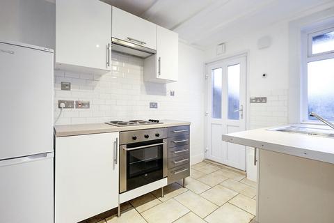 Studio to rent, Seal Road, Sevenoaks