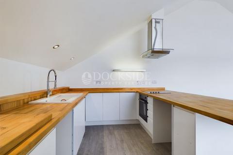 3 bedroom apartment to rent, Manor Street, Gillingham