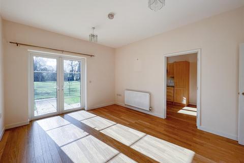 2 bedroom terraced bungalow to rent, Fordham Road, Newmarket