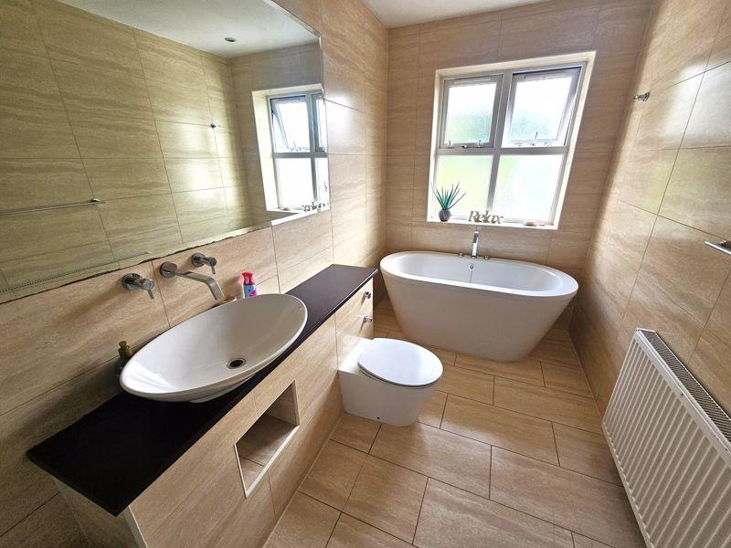 Family Bath/Shower