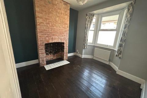 2 bedroom terraced house to rent, Dixon Street, Swindon