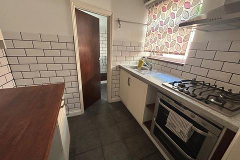 2 bedroom terraced house to rent, Dixon Street, Swindon