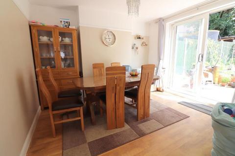 undefined, Luton LU2