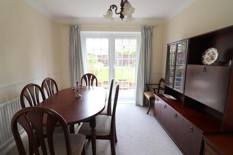 21 Blakeney Drive, Luton, LU2 7LB