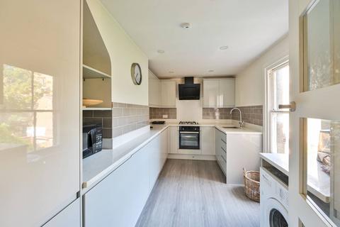 2 bedroom flat to rent, Princess Street, Elephant and Castle, London, SE1