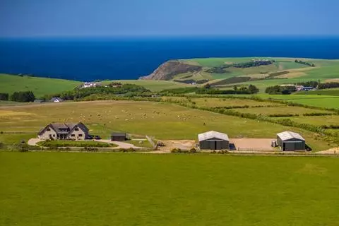 6 bedroom equestrian property for sale