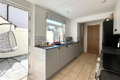 17 Harepark Terrace, Minehead, TA24 6DL