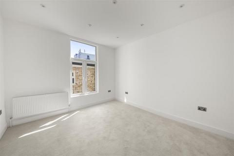 2 bedroom flat for sale, Mansell Road, London