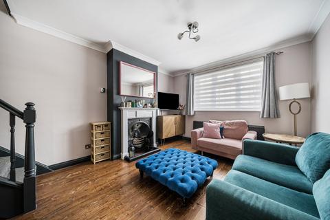 7 Camden Row, Pinner, HA5 2AH
