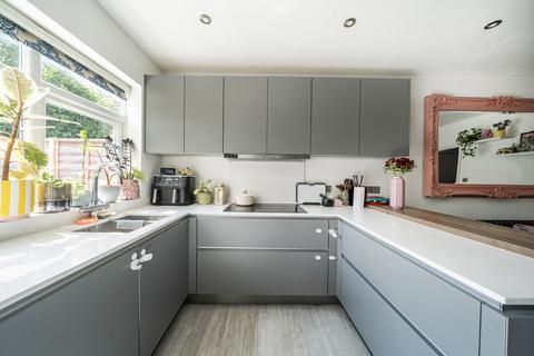 7 Camden Row, Pinner, HA5 2AH