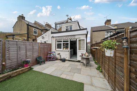 7 Camden Row, Pinner, HA5 2AH