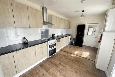 4 bedroom house to rent, Vansittart Road, Forest Gate