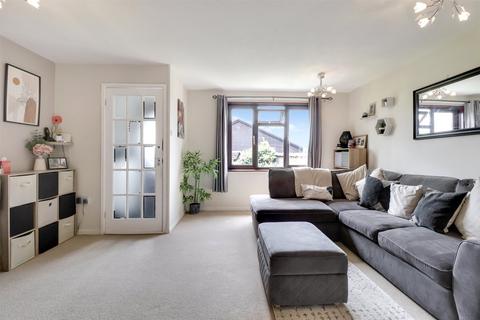 15 Heywood Close, Hartland, Bideford, EX39 6HS