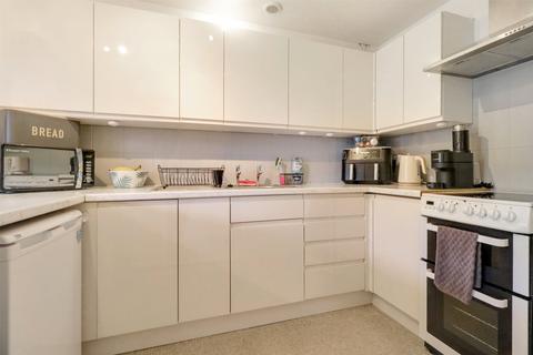 15 Heywood Close, Hartland, Bideford, EX39 6HS