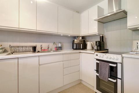 15 Heywood Close, Hartland, Bideford, EX39 6HS