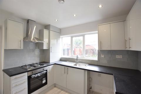 3 bedroom semi-detached house to rent, Wealcroft, Leam Lane, NE10