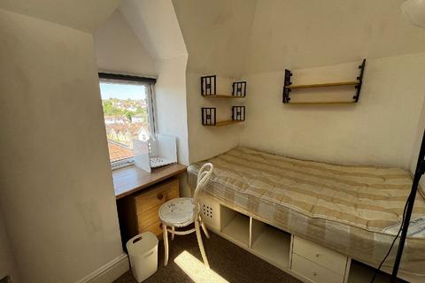 5 bedroom maisonette to rent, Bristol BS7